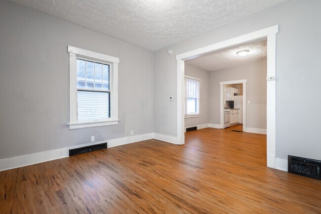 Building Photo - 1442 Plum St