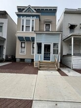 Building Photo - 135 5th Ave