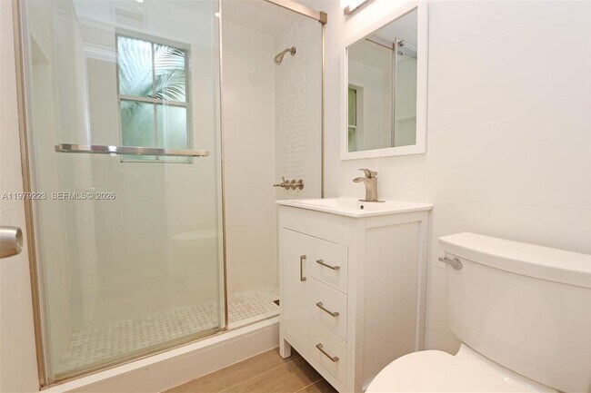 Building Photo - 3395 Franklin Ave