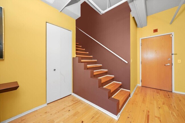 Building Photo - 1530 S State St