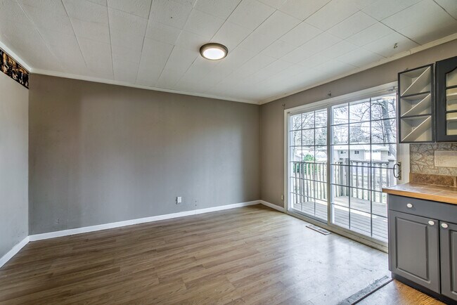 Building Photo - 1700 Patterson Rd