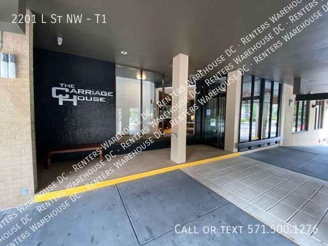 Building Photo - Don't miss this Large 1Bd/1Bth Condo w/ as...