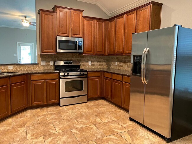 Building Photo - 42 Black Swan Ct