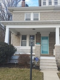 Building Photo - Semi-Attached Home Located Across from Red Lion High School