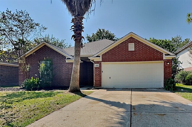 Primary Photo - 4926 Linden Pl