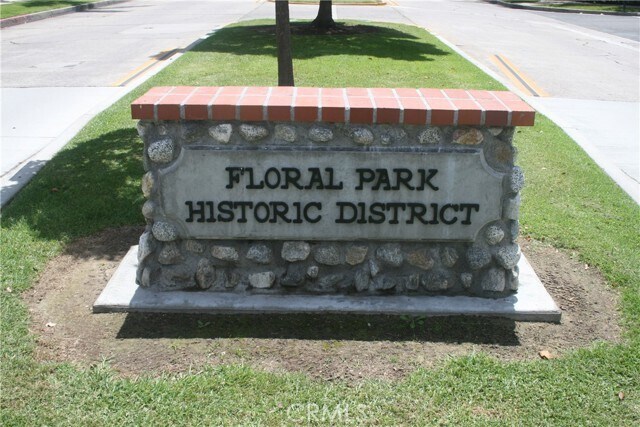 Building Photo - 2421 Heliotrope Dr