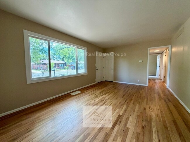 Building Photo - 1132 Norwood Ave