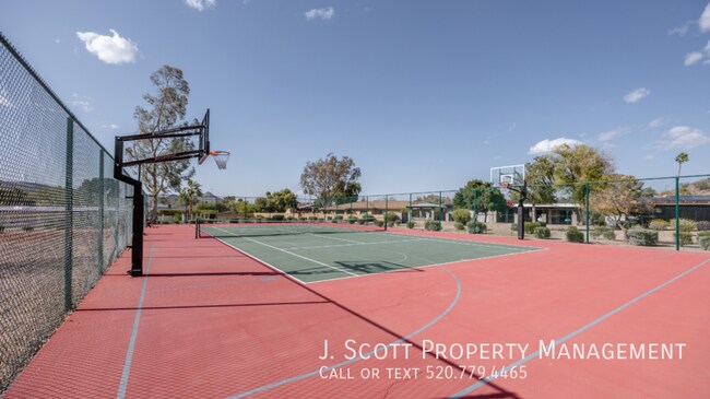 Building Photo - 9059 N Arroya Vista Dr