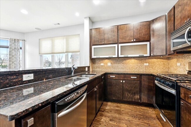 Building Photo - 7932 W Grand Ave