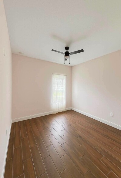 Building Photo - 1602 Minnow Ln