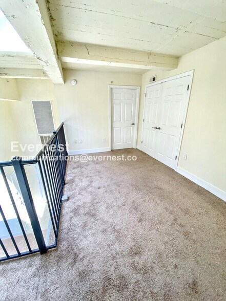 Building Photo - 525 E Grace St