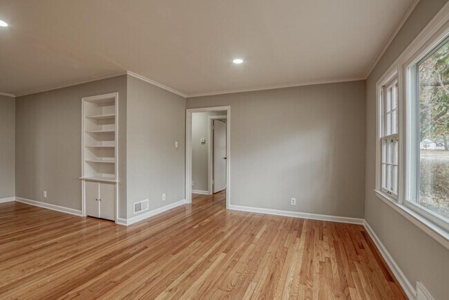 Building Photo - 7121 W 74th St