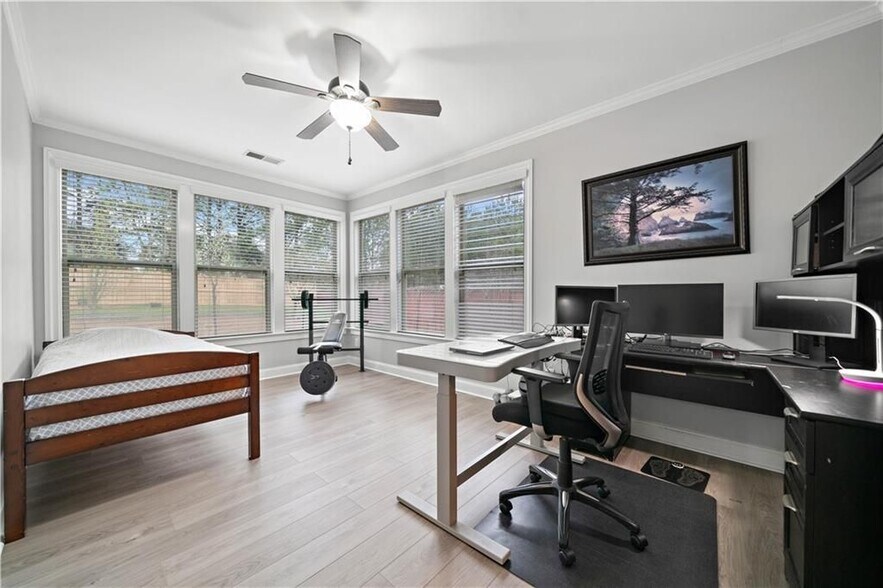 Building Photo - 5370 Breckinridge Ln