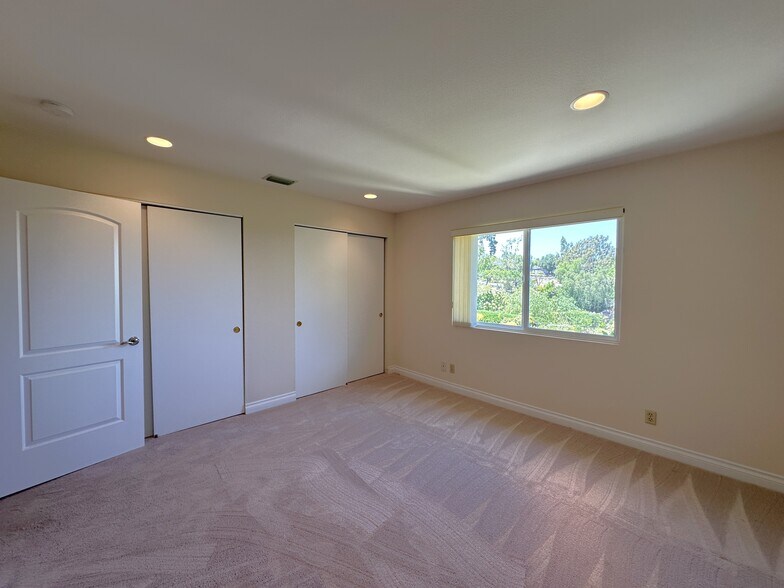 Building Photo - 26543 Academy Dr