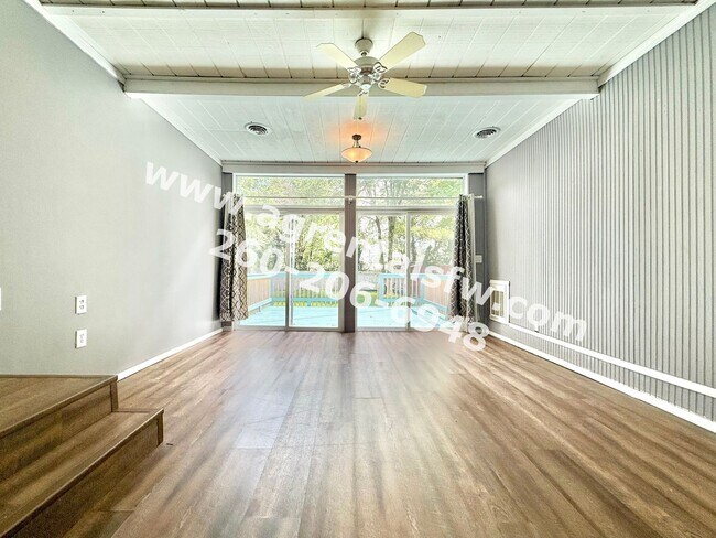 Building Photo - 2122 Olladale Dr