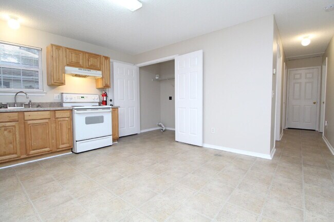 Building Photo - Updated 3BR Patio Home in Brownsville with Open Living Layout, Interior Laundry, Easy-Care Yard &...