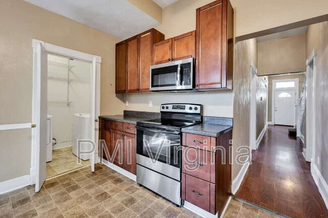 Building Photo - 527 W 26th St