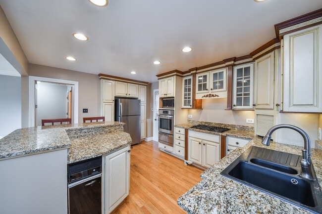 Building Photo - 1521 Childs St