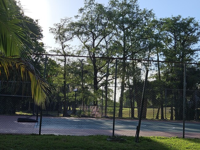 Building Photo - 8000 S Colony Cir