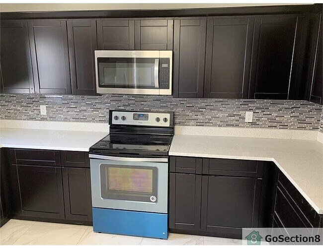 Building Photo - 801 Boynton Property