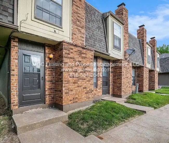 Building Photo - Comfort Living just in time for Fall at Mi...