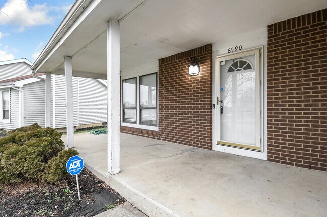 Building Photo - 6590 Bennell Dr