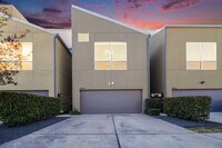 Building Photo - 2940 Cline St