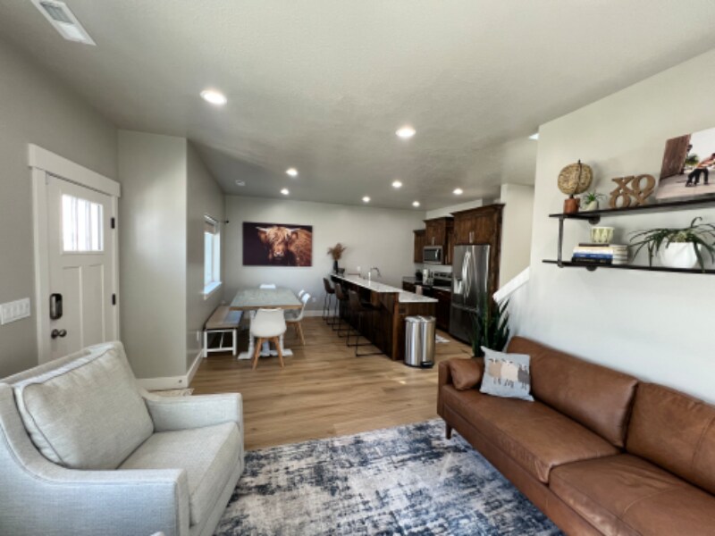 Building Photo - 465 N 30