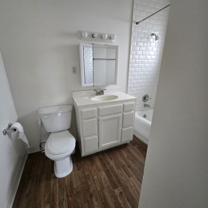 Building Photo - 833 N Formosa Ave