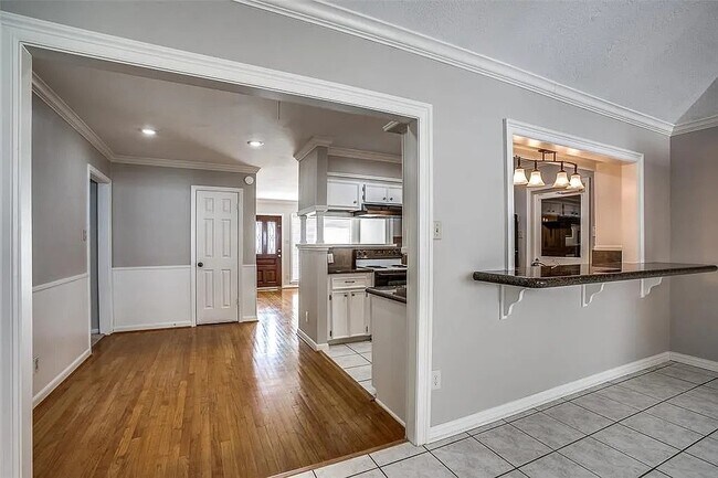 Building Photo - 2322 Ansbury Dr