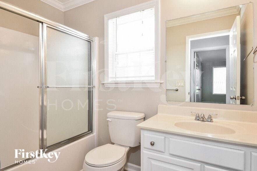 Building Photo - 6033 Old Plank Rd