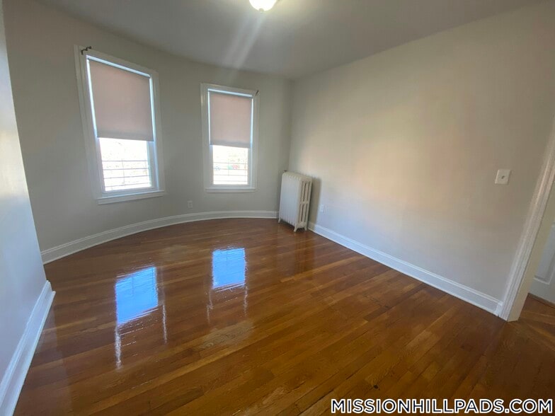 Building Photo - 184 Walnut Ave