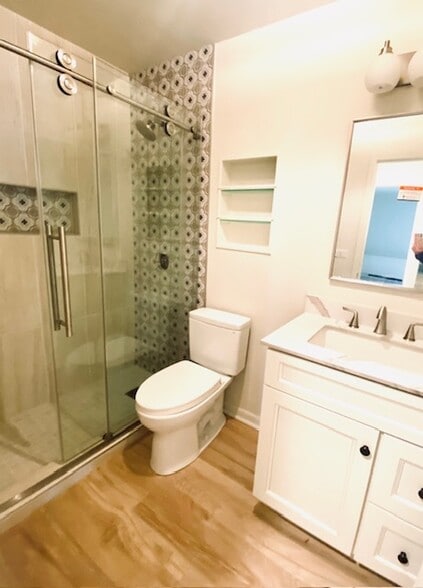 Building Photo - 1850 N Clark St