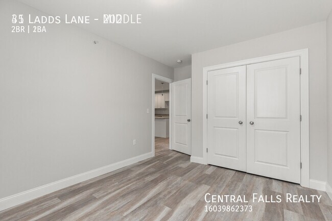 Building Photo - 35 Ladds Ln