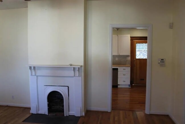 Building Photo - 3919 Dakota Ave