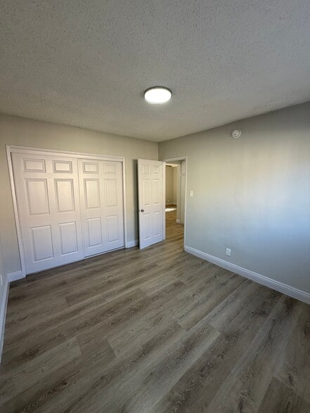 Building Photo - 4265 S Hoover St