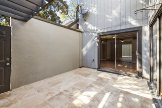 Building Photo - 3350 Altamont Rd S