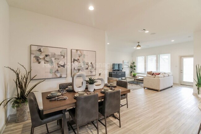 Building Photo - 603 Westwood Dr