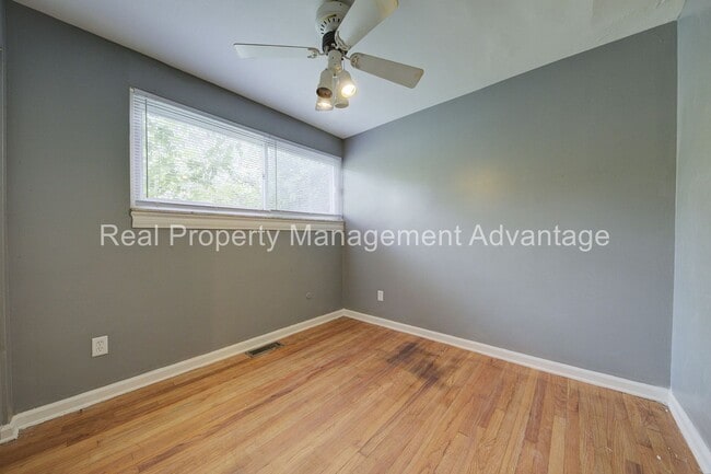 Building Photo - Beautiful Mid-Century 3 Bedroom Steps from Detroit Golf Club!