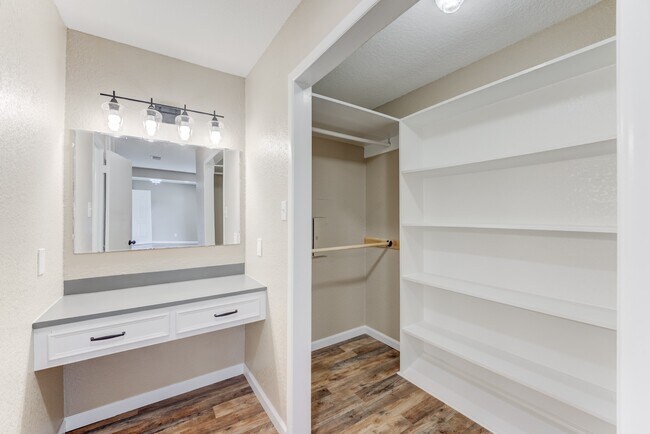 Building Photo - 305 Yaupon St