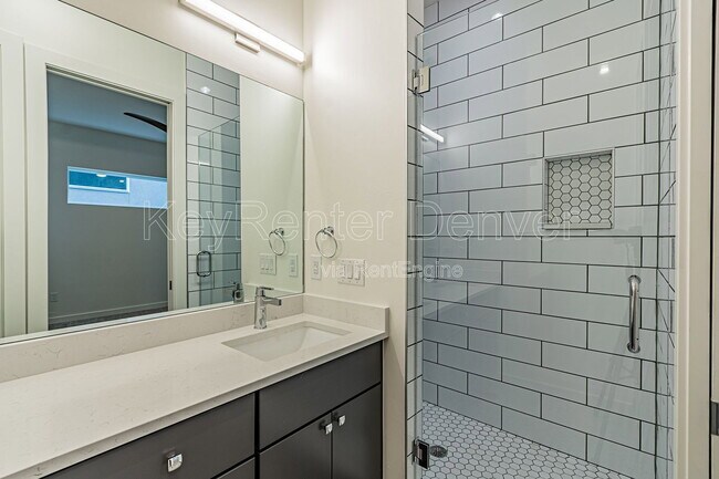 Building Photo - 1286 Osceola St