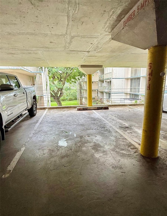 Building Photo - 95-2031-2031 Waikalani Dr