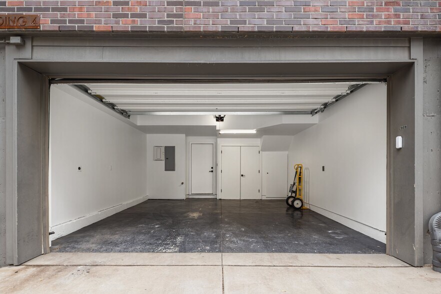 Building Photo - 3939 Inca St