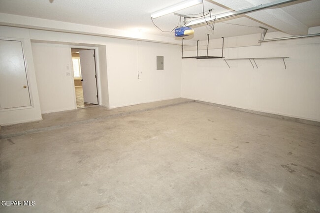 Building Photo - 3037 Tierra Agave Dr