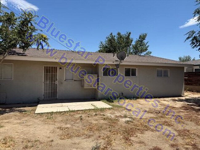 Building Photo - New Listing in Victorville!!!