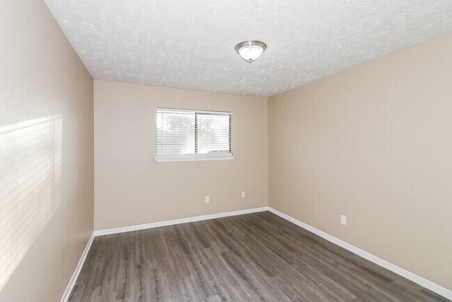 Building Photo - 3425 Benfield Dr