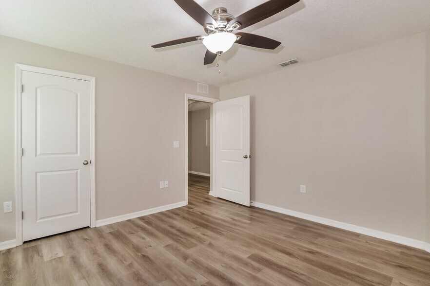 Building Photo - 2443 Bracknell Forest Trail