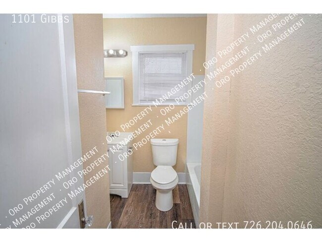 Building Photo - Nice 3 BR Rental Near Downtown