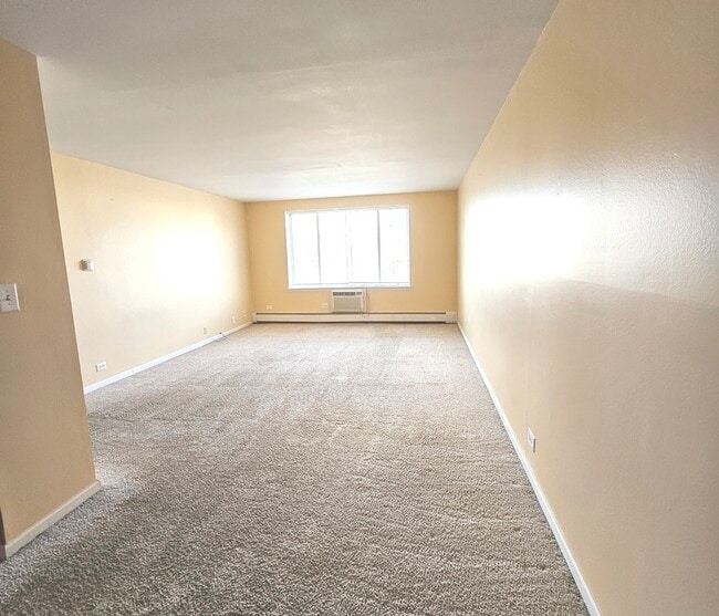 Building Photo - 1375 Rebecca Dr