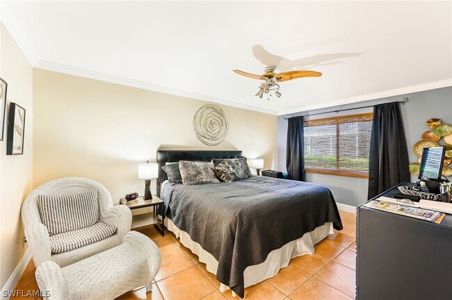 Building Photo - 200 Palm Dr